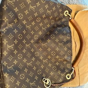 Louis Vuitton Artsy MM
